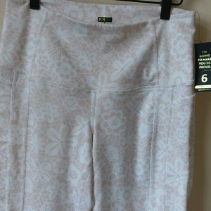 NWT Popflex Cream and White Print Leggings